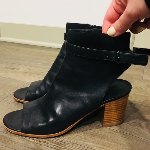 vince jane bootie